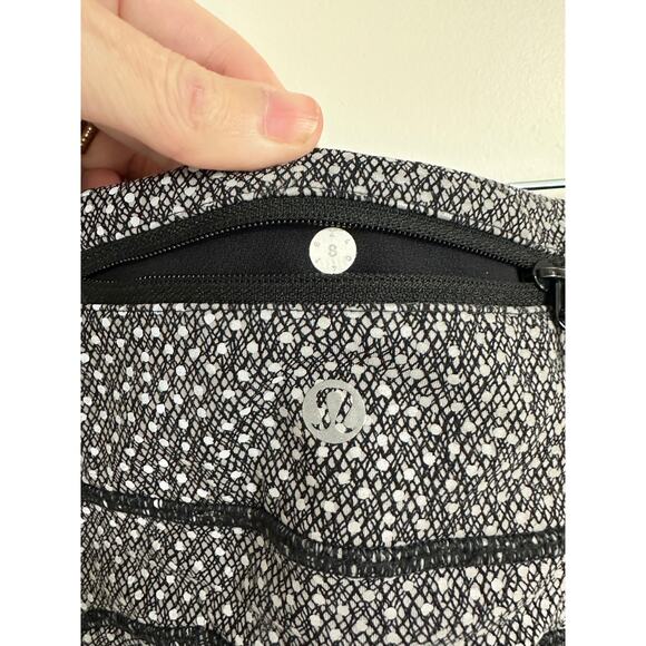 🖤 Vintage Lululemon Leggings – Black w/ White Dots | Size 8 | 30” Inseam 🖤 - Picture 3 of 3